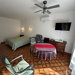 Les Milandes Apart Otel