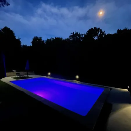 Apartmanhotel Les Milandes 3*