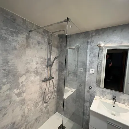 Apartmanhotel Les Milandes 3*