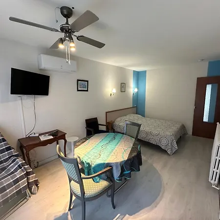 Apartmanhotel Les Milandes 3*