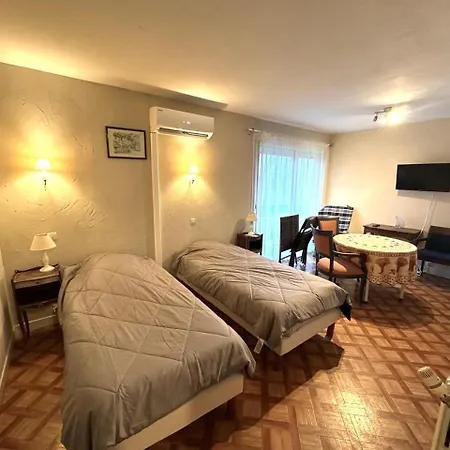 Aparthotel Les Milandes Cazaubon