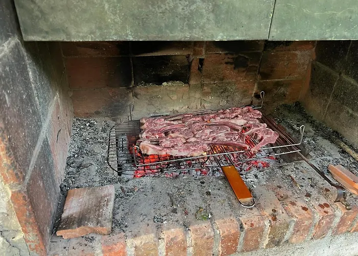 Les Milandes Aparthotel Cazaubon