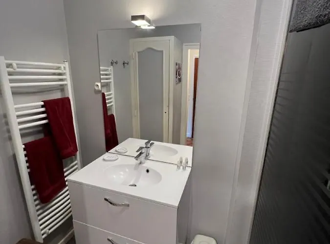 Les Milandes Aparthotel Cazaubon